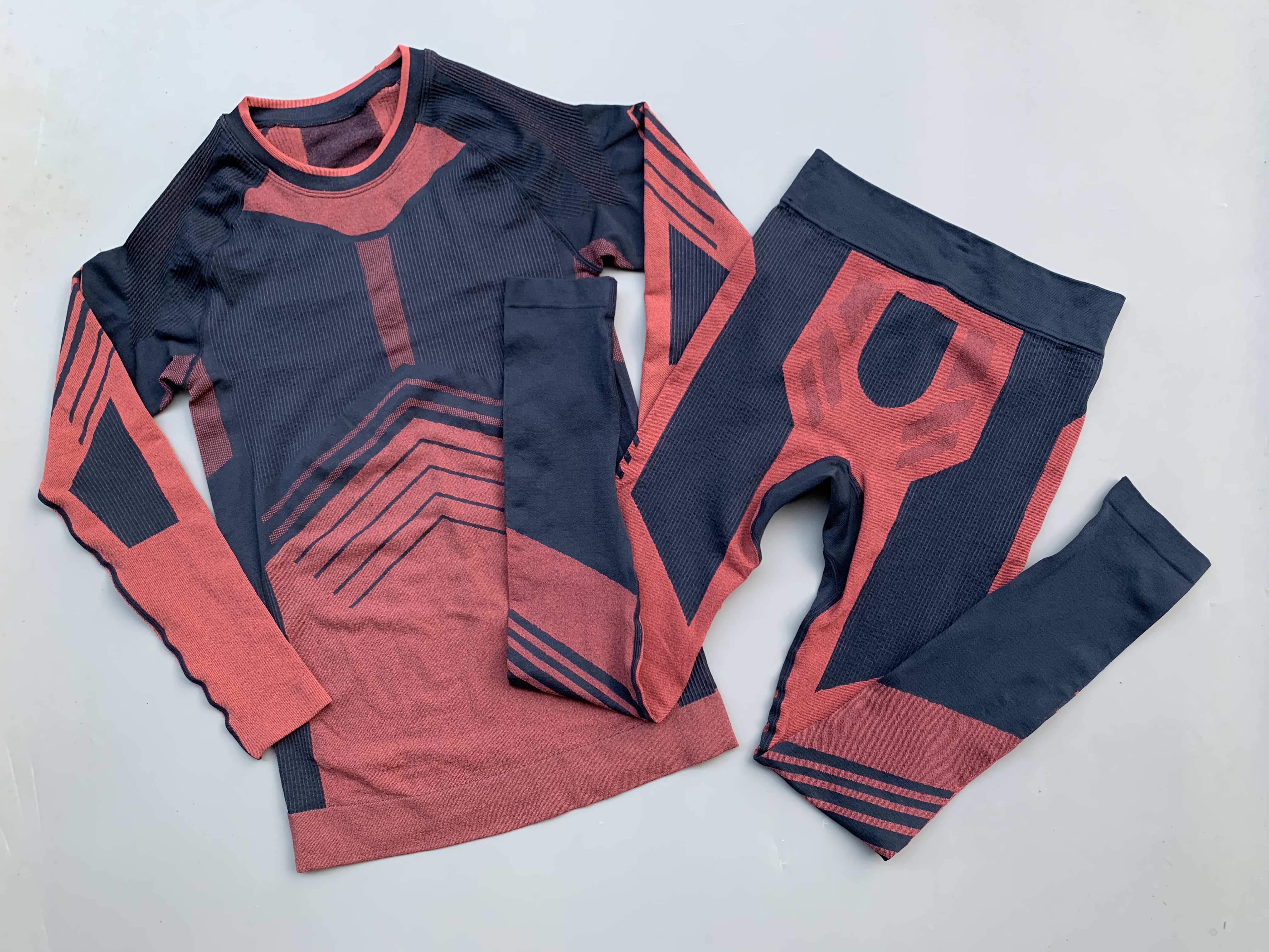 出口欧洲尾货女士速干衣裤户外登山滑雪运动秋冬打底紧身排汗衣服