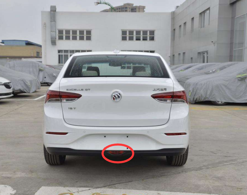 别克18款新英朗 阅朗后雾灯总成 后杠中间灯 后保反光片 假灯