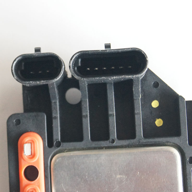 适用老别克皇朝 新世纪 gl8 君威 点火模块 点火线圈底座 德尔福