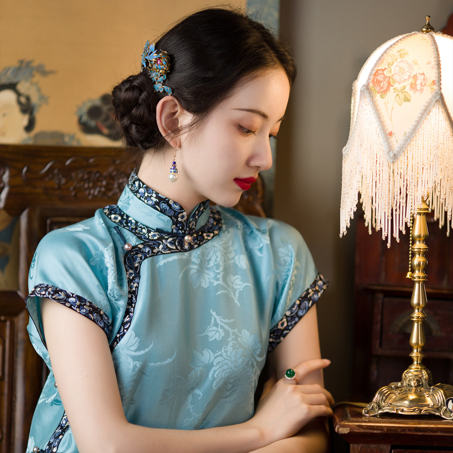 篱落香丨2021夏季新款丨民国风复古绣花镶边旗袍