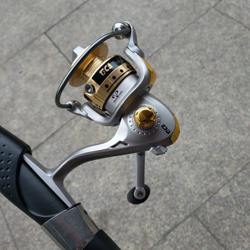 迪佳giat800迷你小纺车轮渔轮马口轮浅杯斜口掌中宝鱼线轮