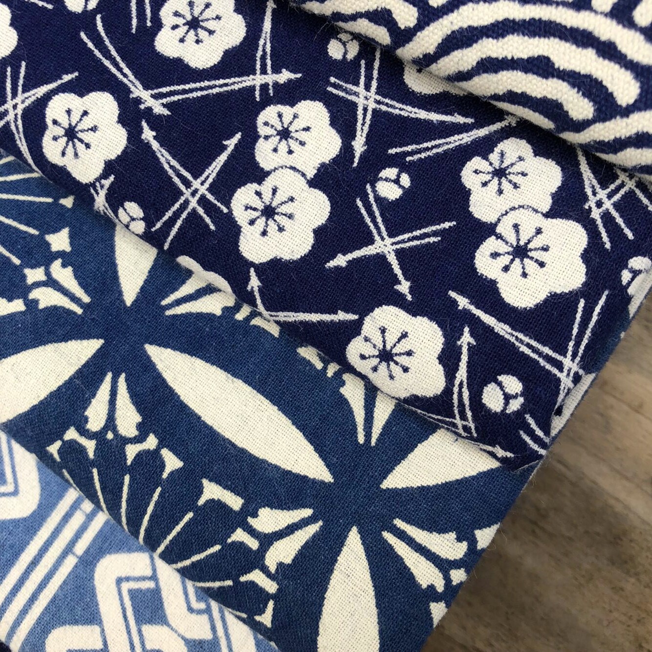 蓝染印花布植物拔染型蜡染服装面料手工diy纯棉日本海绵垫