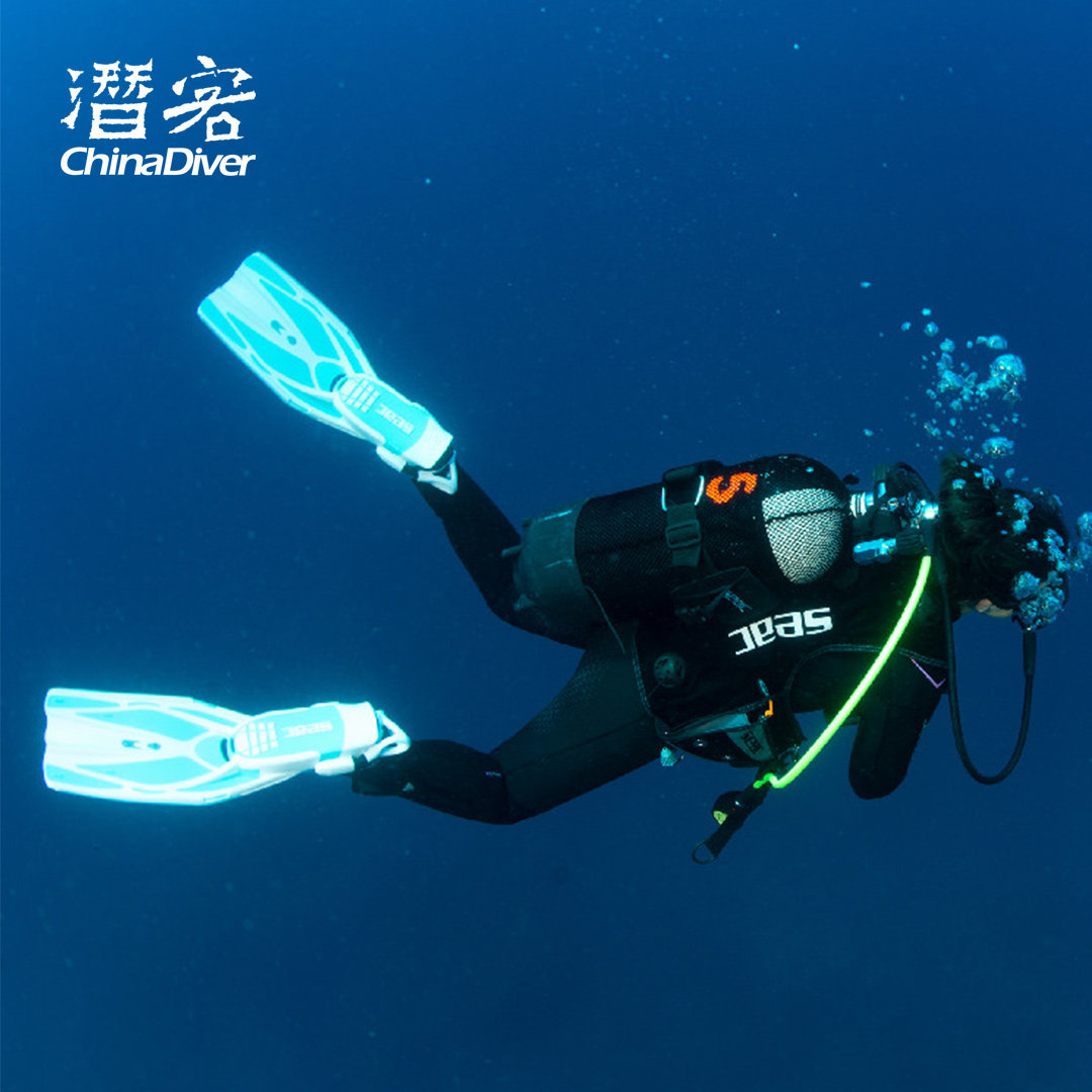seacf1s潜水脚蹼高效动力型弹簧系带水肺深潜潜水靴