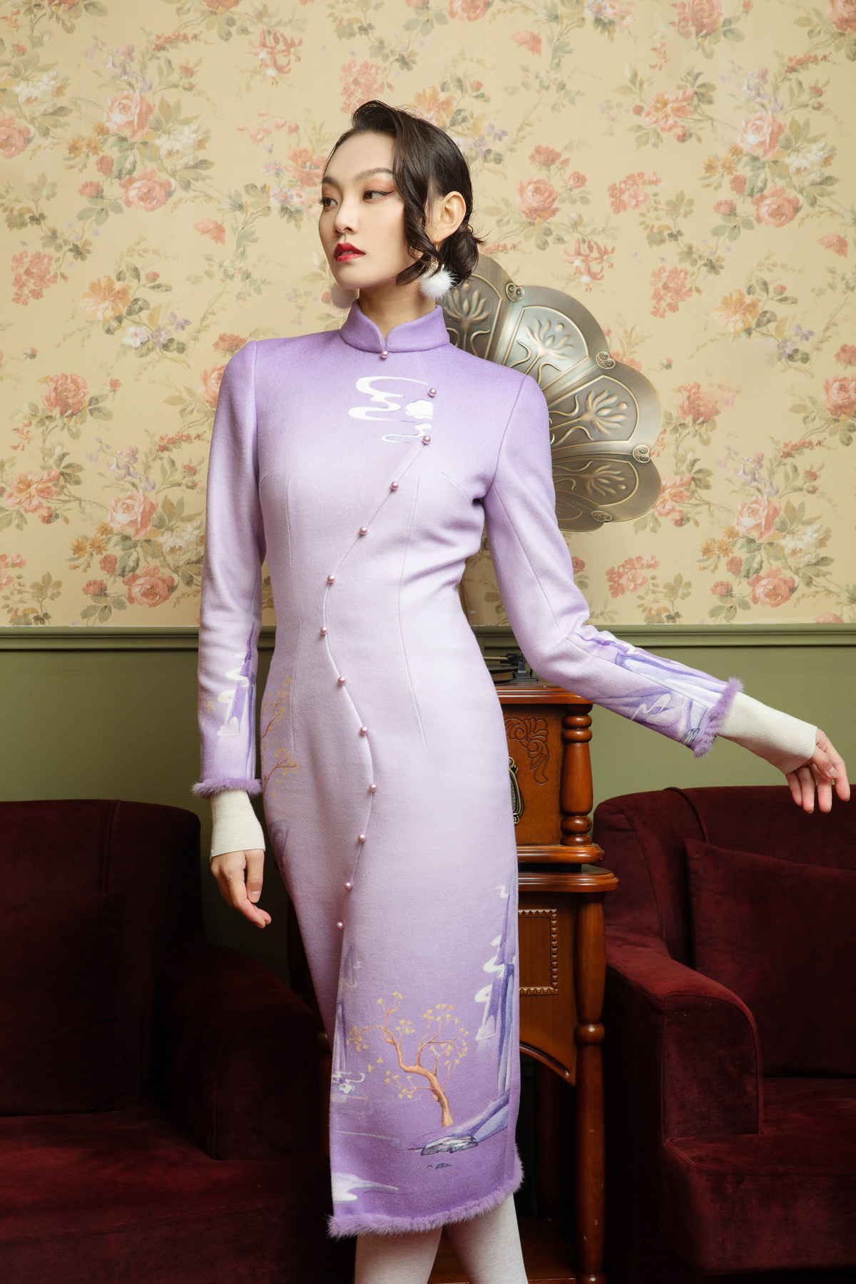 magicq独家复古国风香芋紫立领手绘感印花钉珠貂毛条羊毛呢旗袍