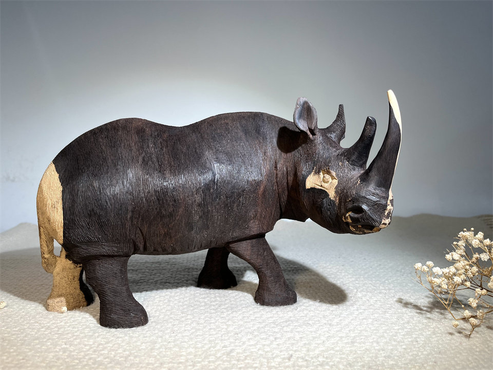 非洲木雕犀牛乌木手工牛气冲天犀牛望月招财坦桑尼亚木雕
