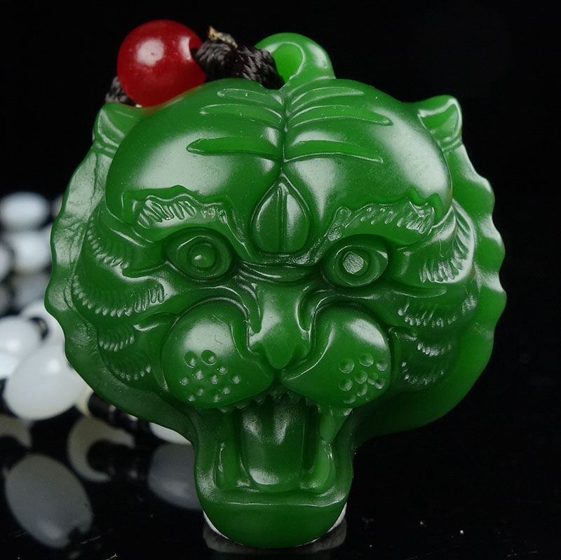 碧玉和田玉虎虎头吊坠虎虎生威挂件十二生肖属相虎玉颈饰