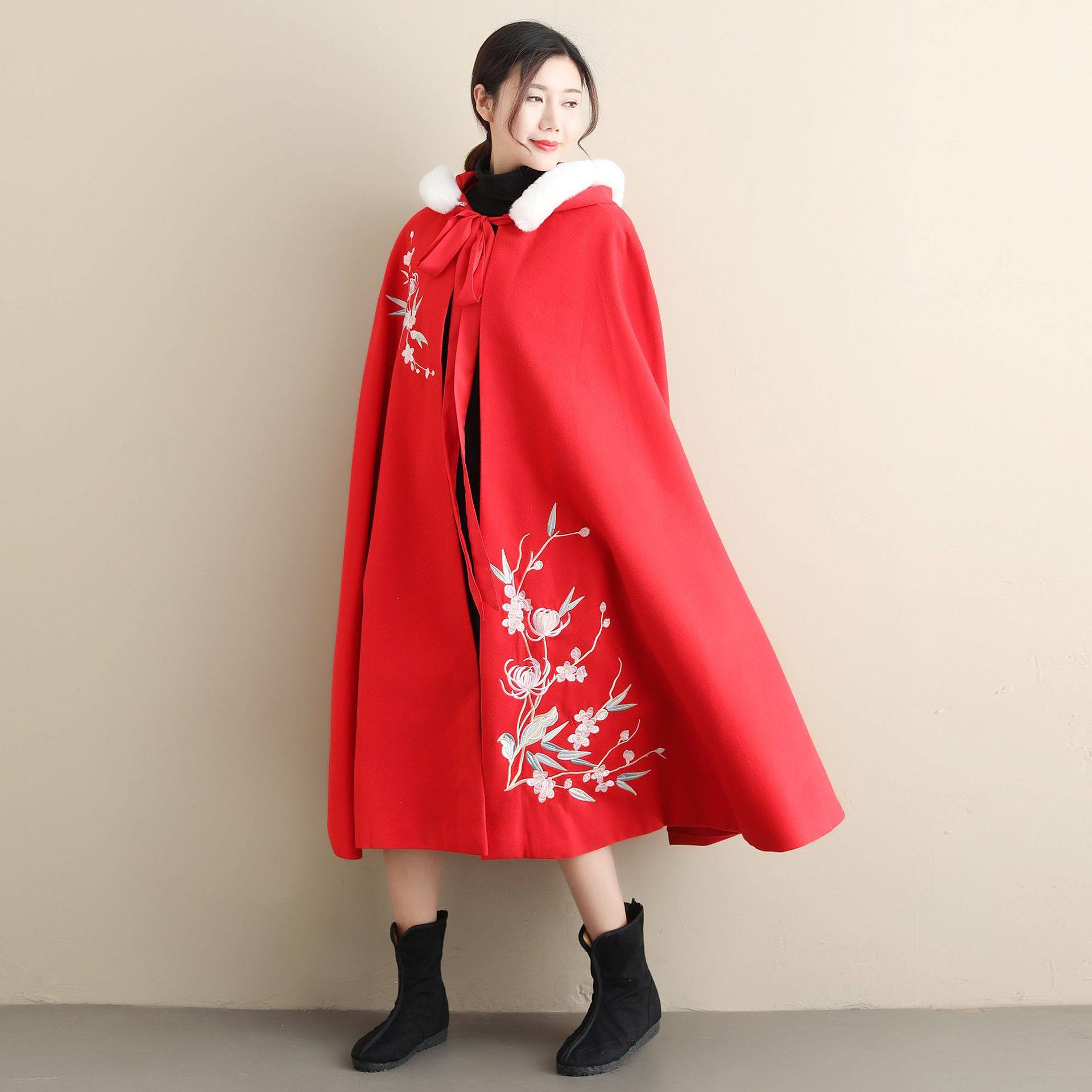 秋冬季风衣外套连帽刺绣红色艺风新款文艺风民族毛呢外套