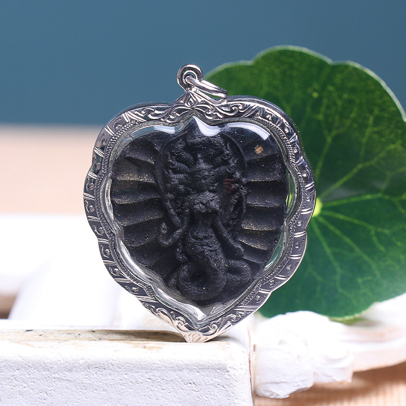 女神泰国佛牌正品龙婆岸娜迦水龙泰国特色