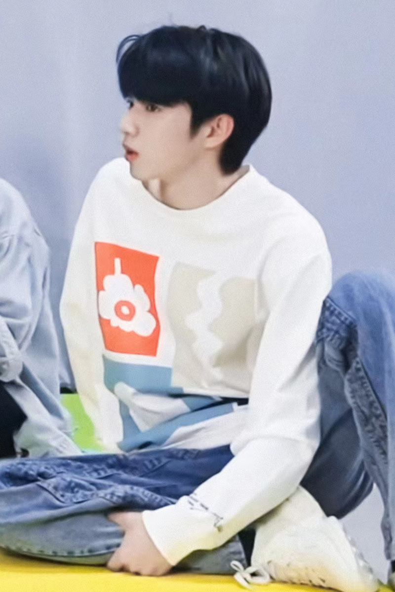 时代少年团刘耀文同款白色圆领卫衣秋冬加绒卫衣