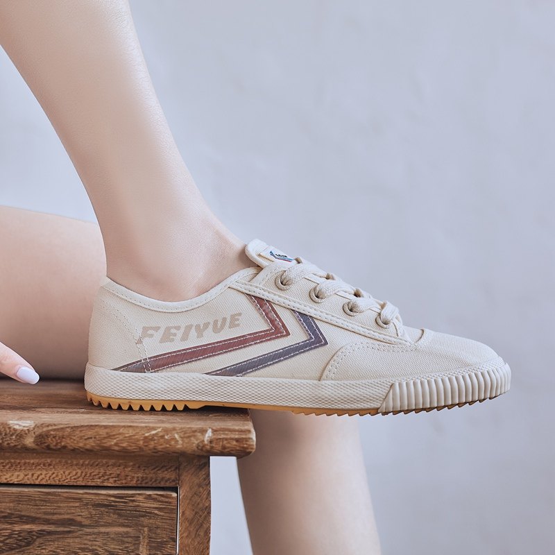 飞跃女款中学生中考体育立定跳远专用鞋跑步鞋田径拔河跳绳运动鞋