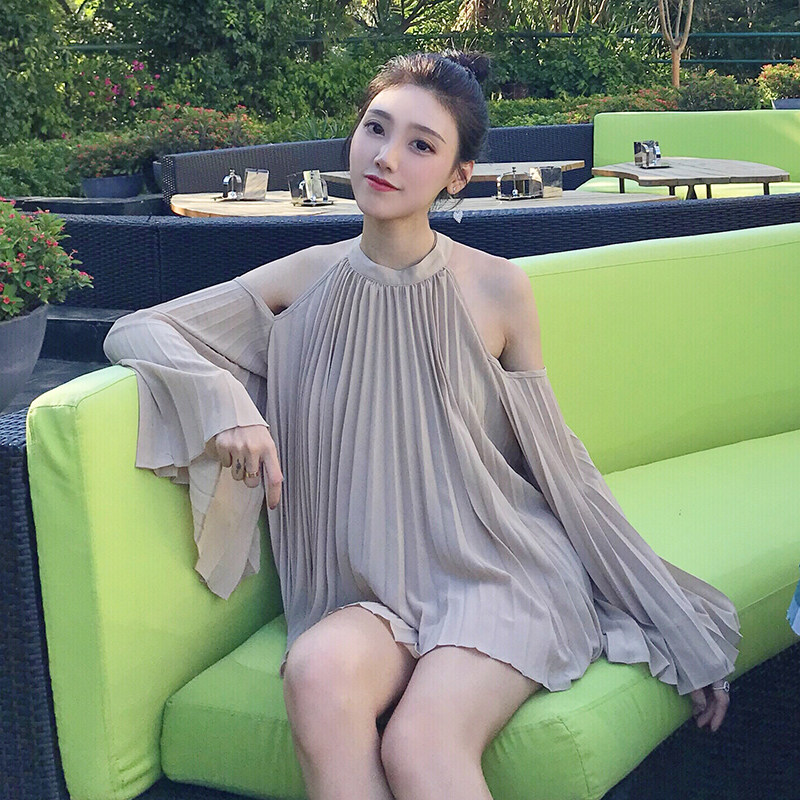 张米儿2018夏季新款百褶露肩雪纺衫气质宽松性感挂脖长袖防晒上衣