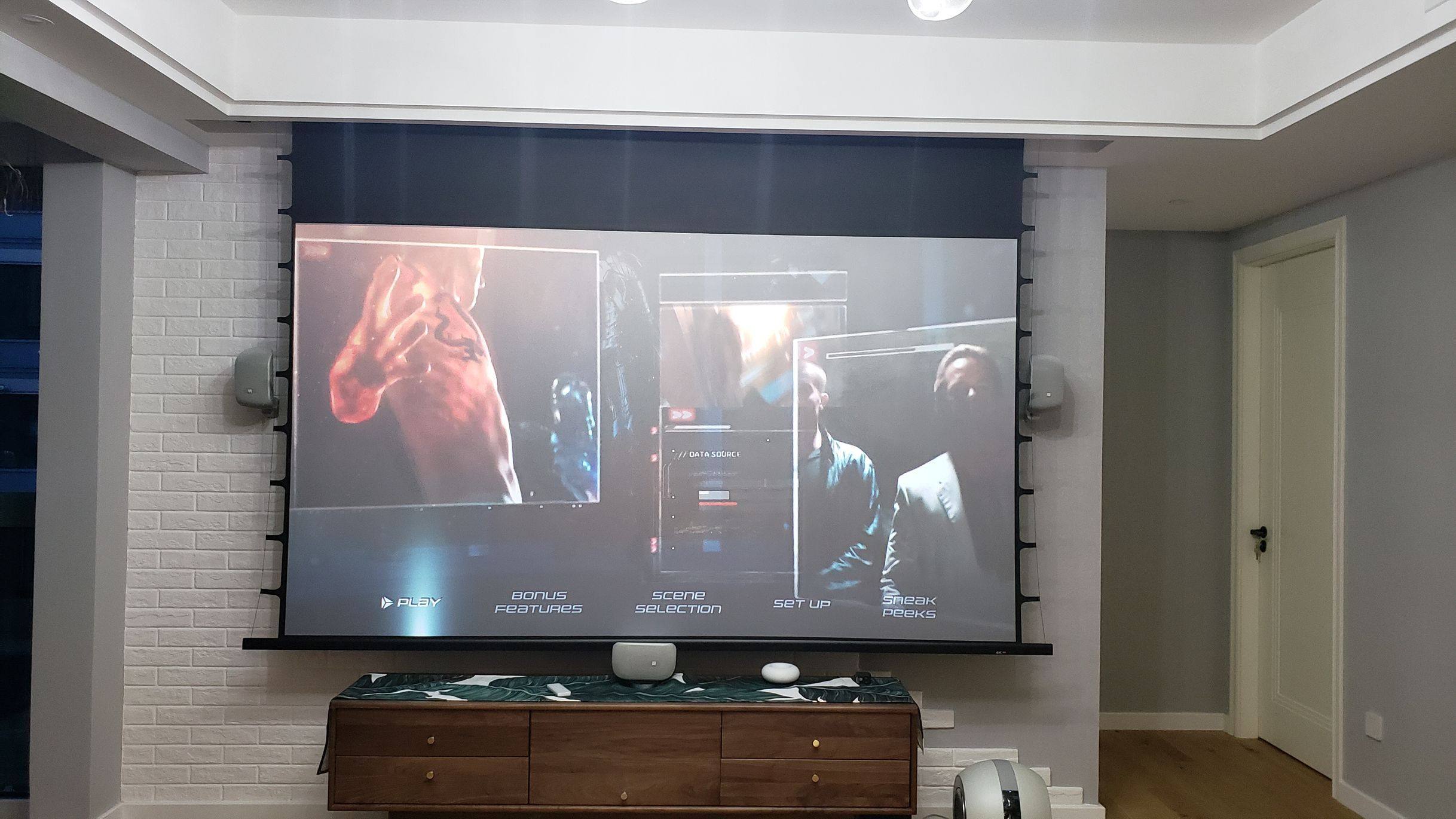 法国xy投影仪黑晶电动抗光100寸120寸投影机家用幕布