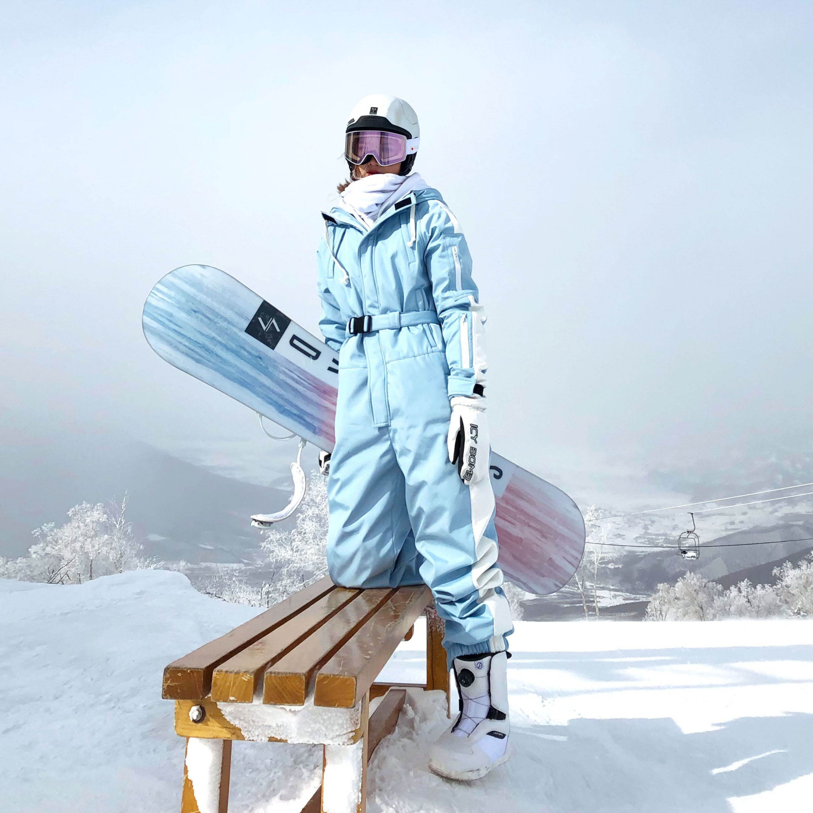 滑雪服侧面图片