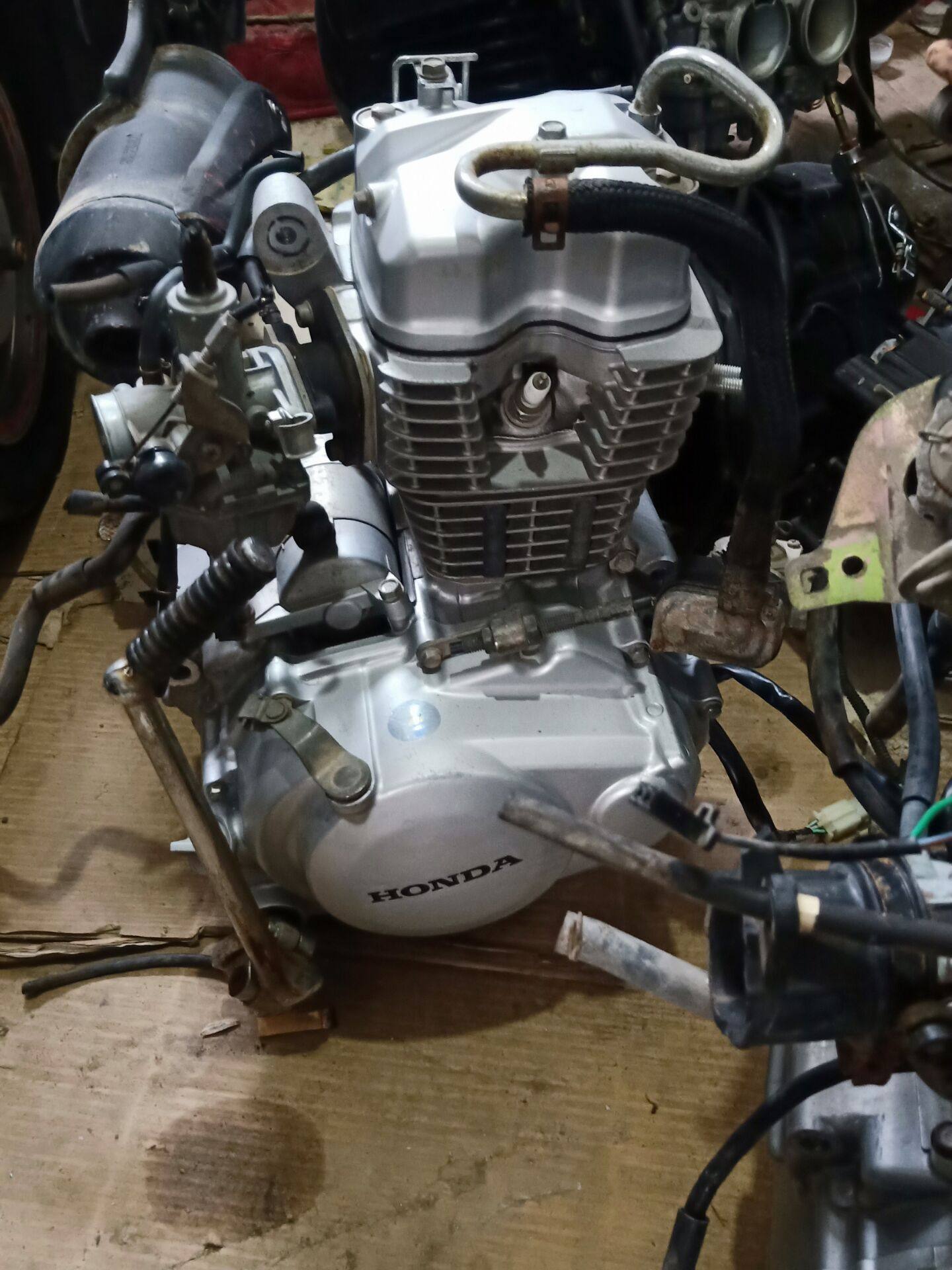 二手原装车件新大洲五羊cbf125摩托车发动机威领总成摩托车发动机