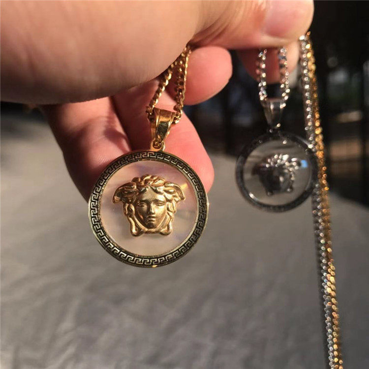 百搭新款潮牌人头像短款小项链 情侣个性大牌小吊坠潮流挂件挂坠