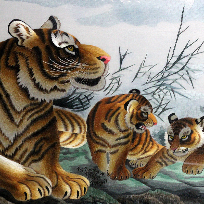 有福湘绣猛虎上山办公室客厅装饰画老虎威震山河湘绣