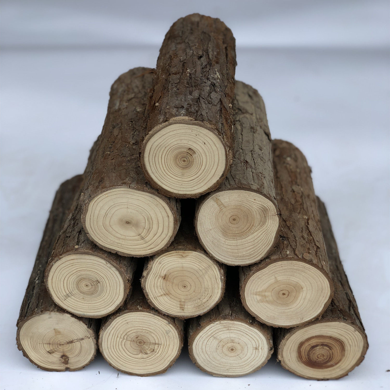 原生态带皮香杉木壁炉木材圆木家居工程装饰景观婚礼布景道具柴火