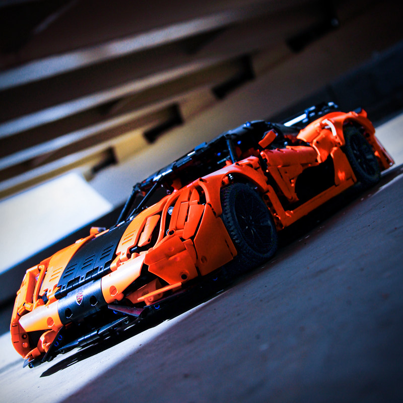 卫乐拉法跑车7051超级跑车模型拼装积木玩具兼容乐高科技遥控超跑