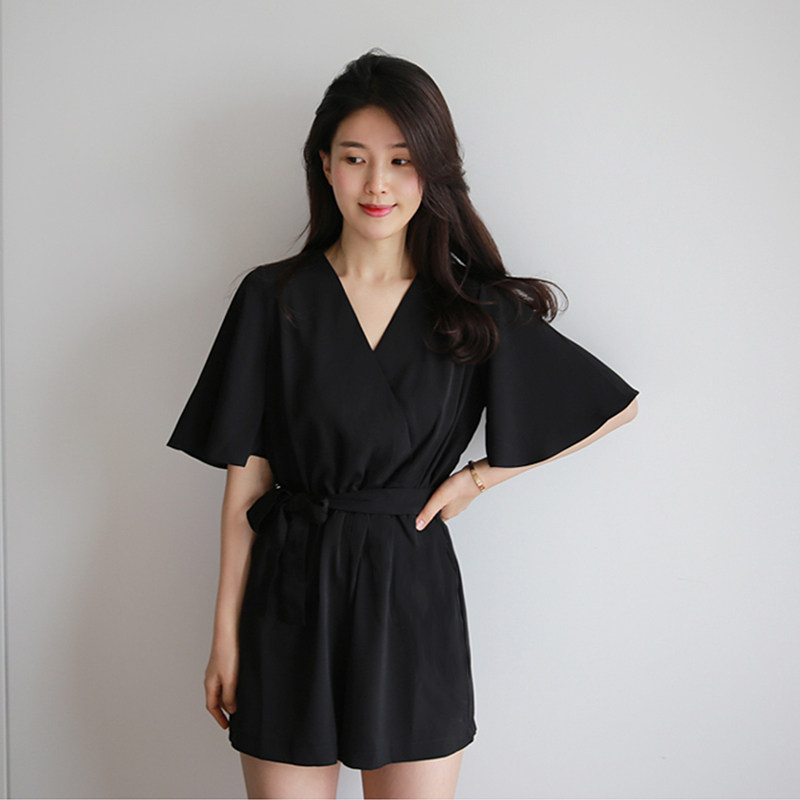 连体短裤女夏雪纺v领喇叭袖显瘦高腰系带大码宽松连衣裤阔腿短裤