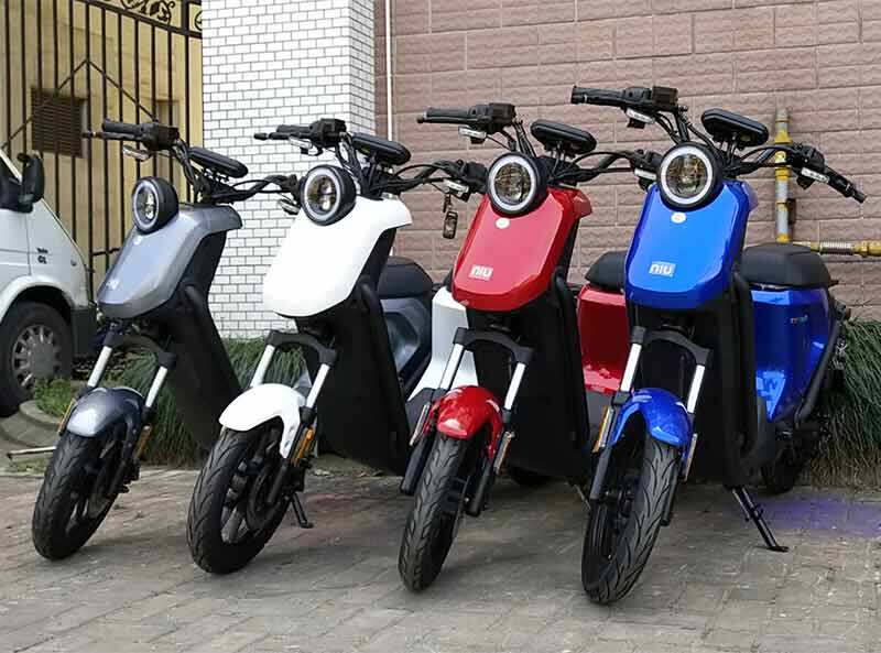 小牛电动u 标准安全版新国标电动车锂电池两轮踏板自行成人电瓶车