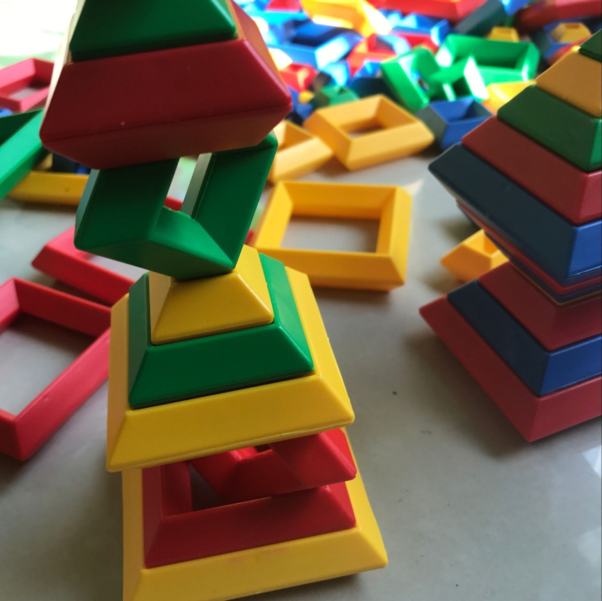 幼儿园教具叠叠塔儿童拼装玩具叠套塔积木塑料建构叠叠圈