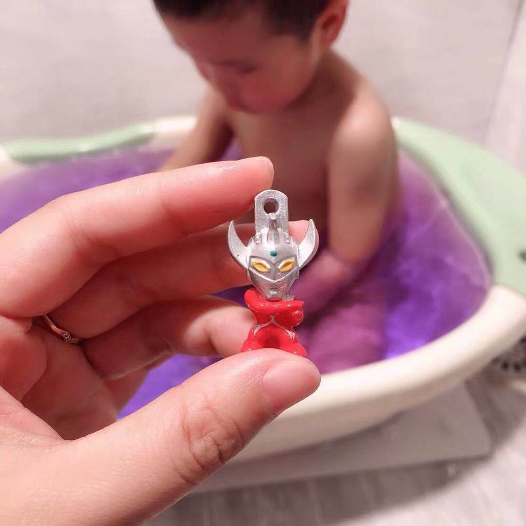 泡澡现货日本奥特曼婴儿儿童碳酸神奇沐浴泡腾戏水
