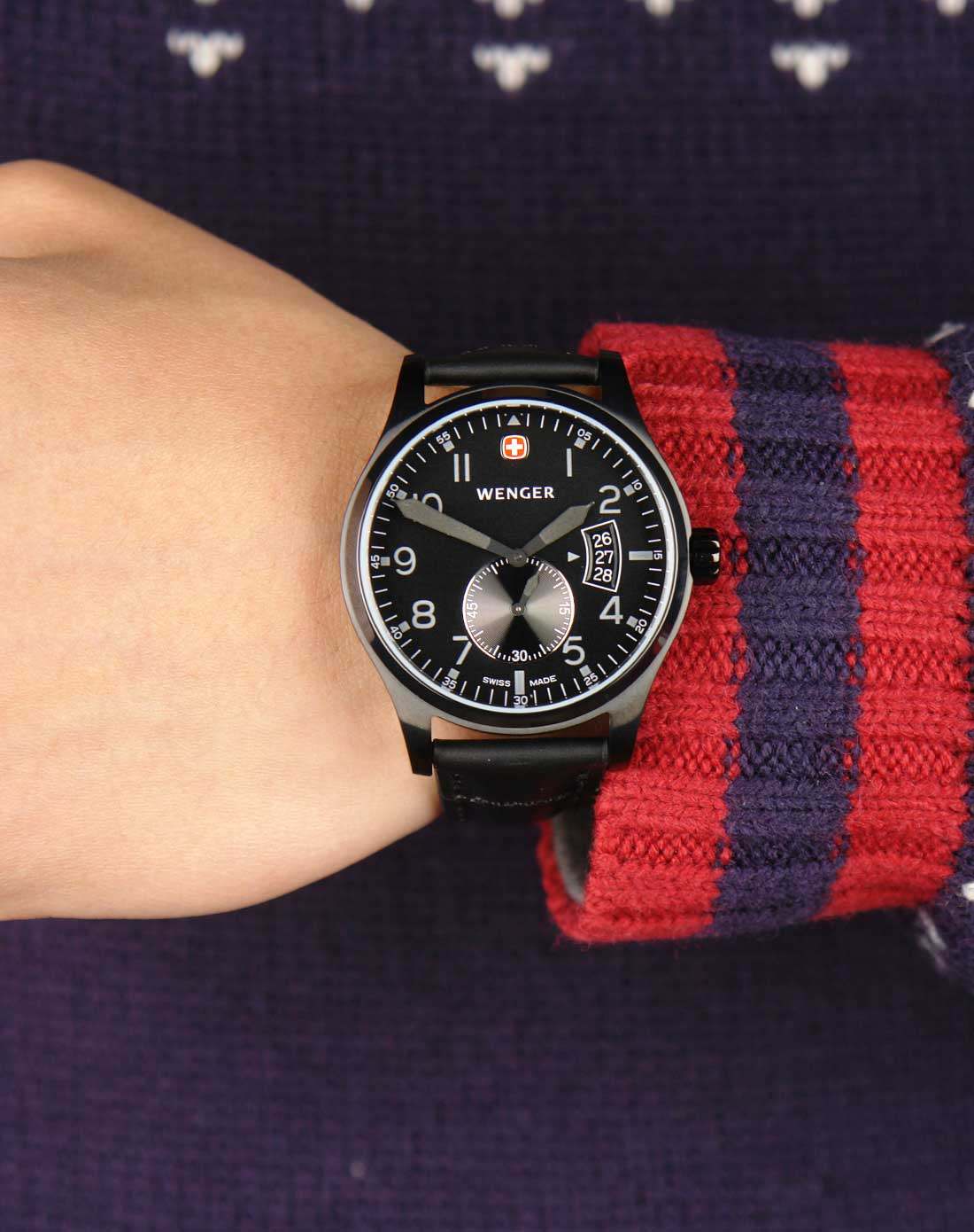 瑞士威戈保修黑色真皮三针日历男士手表石英表瑞士腕表