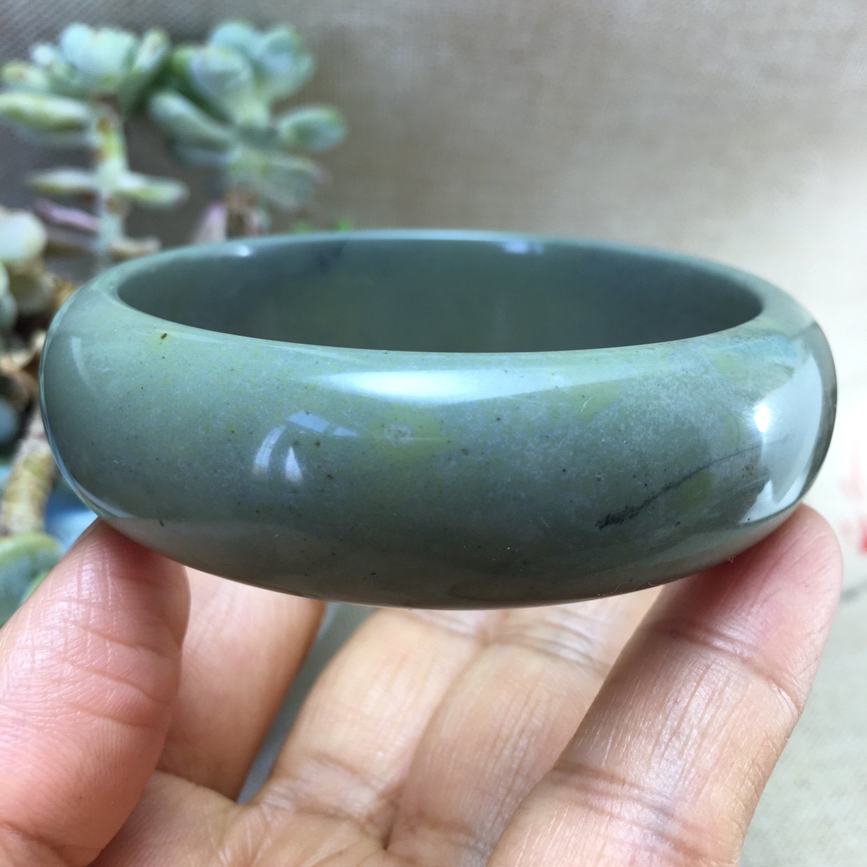 泥石精品新疆小草湖地表玉籽手镯莫兰兰迪绿蓝手镯