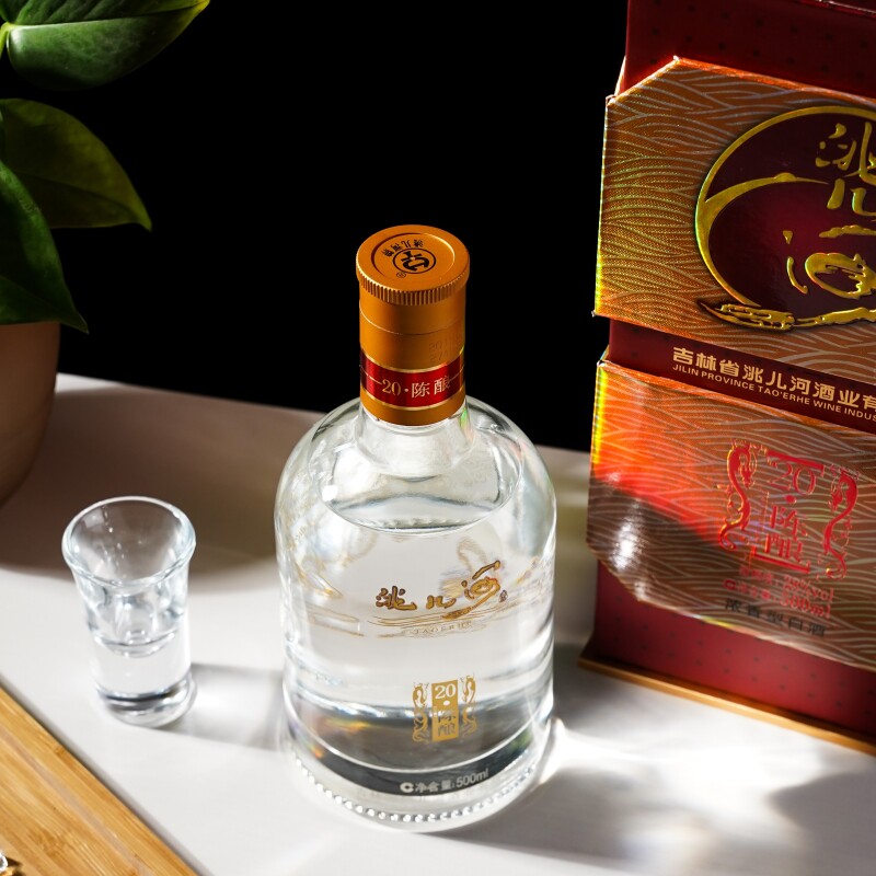 洮儿河礼盒瓶装单瓶装52度20年优级纯粮国标香型白酒