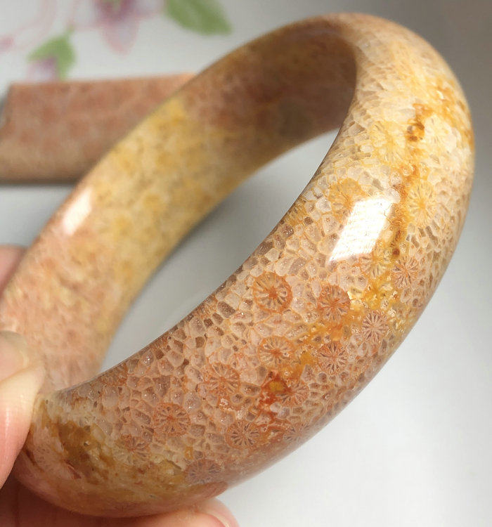 结缘粉红色蕾丝花天然印尼珊瑚玉手手镯53圈粉红手镯