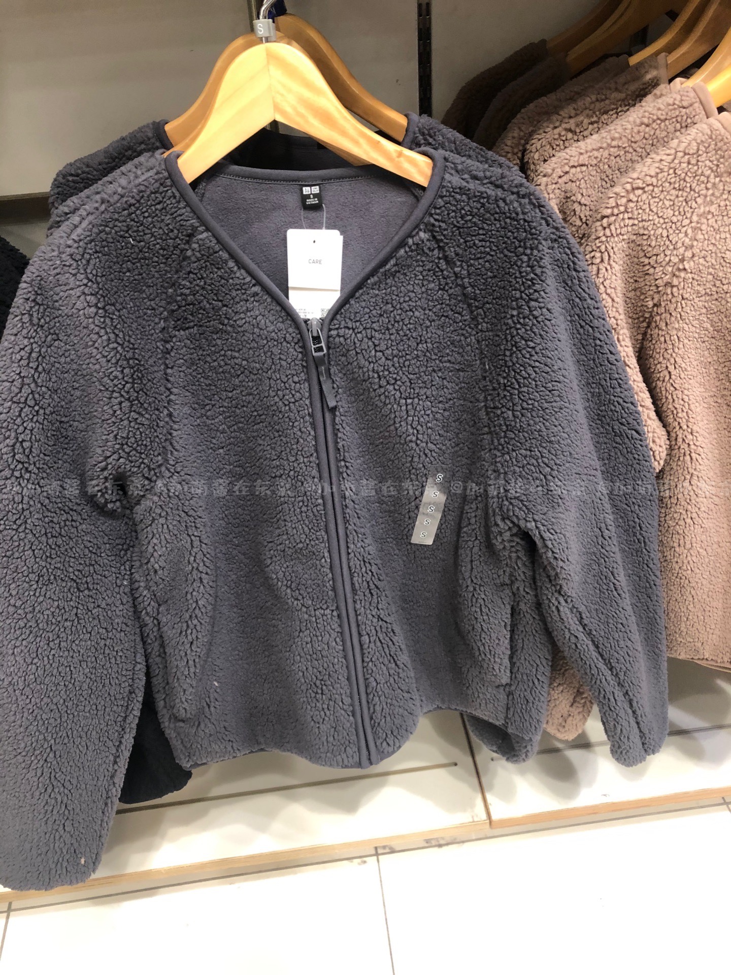 折扣日本代购优衣库柔软羊羔摇粒绒外套长袖保暖短外套