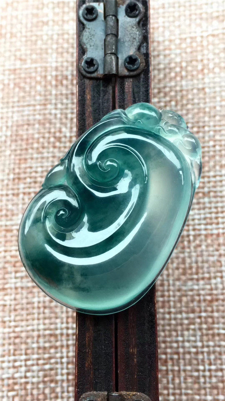 翡翠简安缅甸老坑货高冰飘如意翠玉项坠纯净颈饰