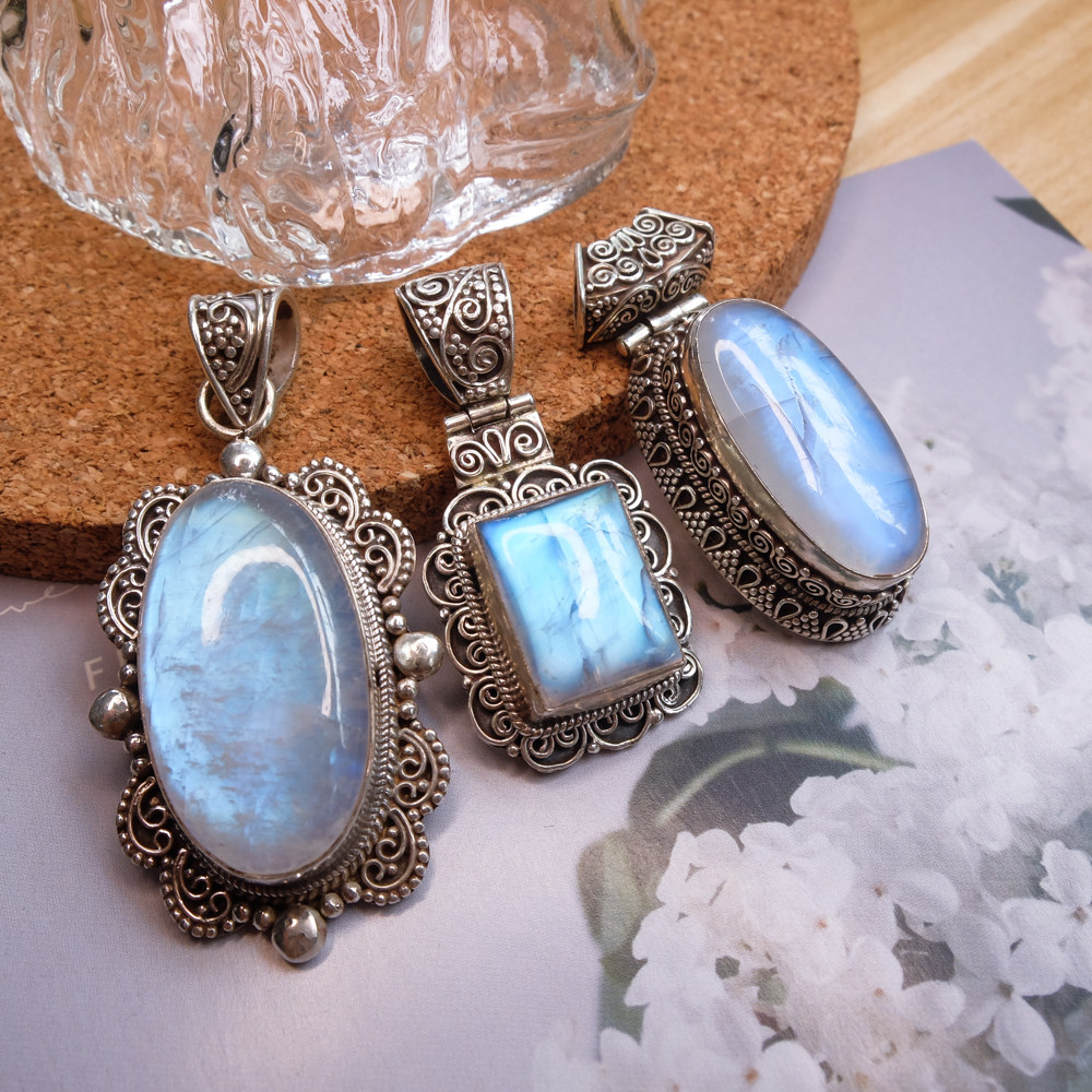 尼泊尔带回精选蓝月光月光石吊坠项坠纯银重工精细项坠