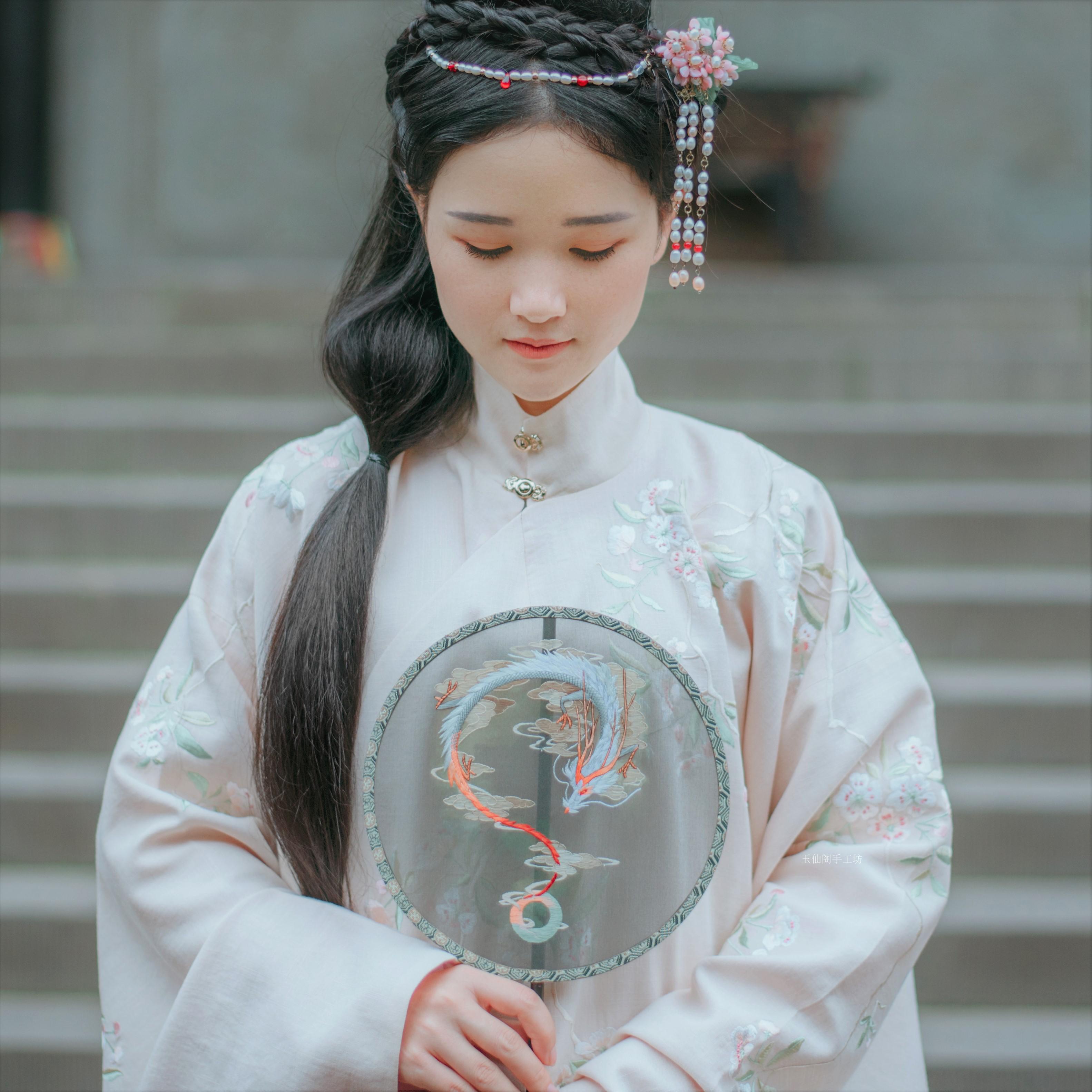 玉仙阁原创白龙紫光苏绣双面团扇生日礼物汉服刺绣