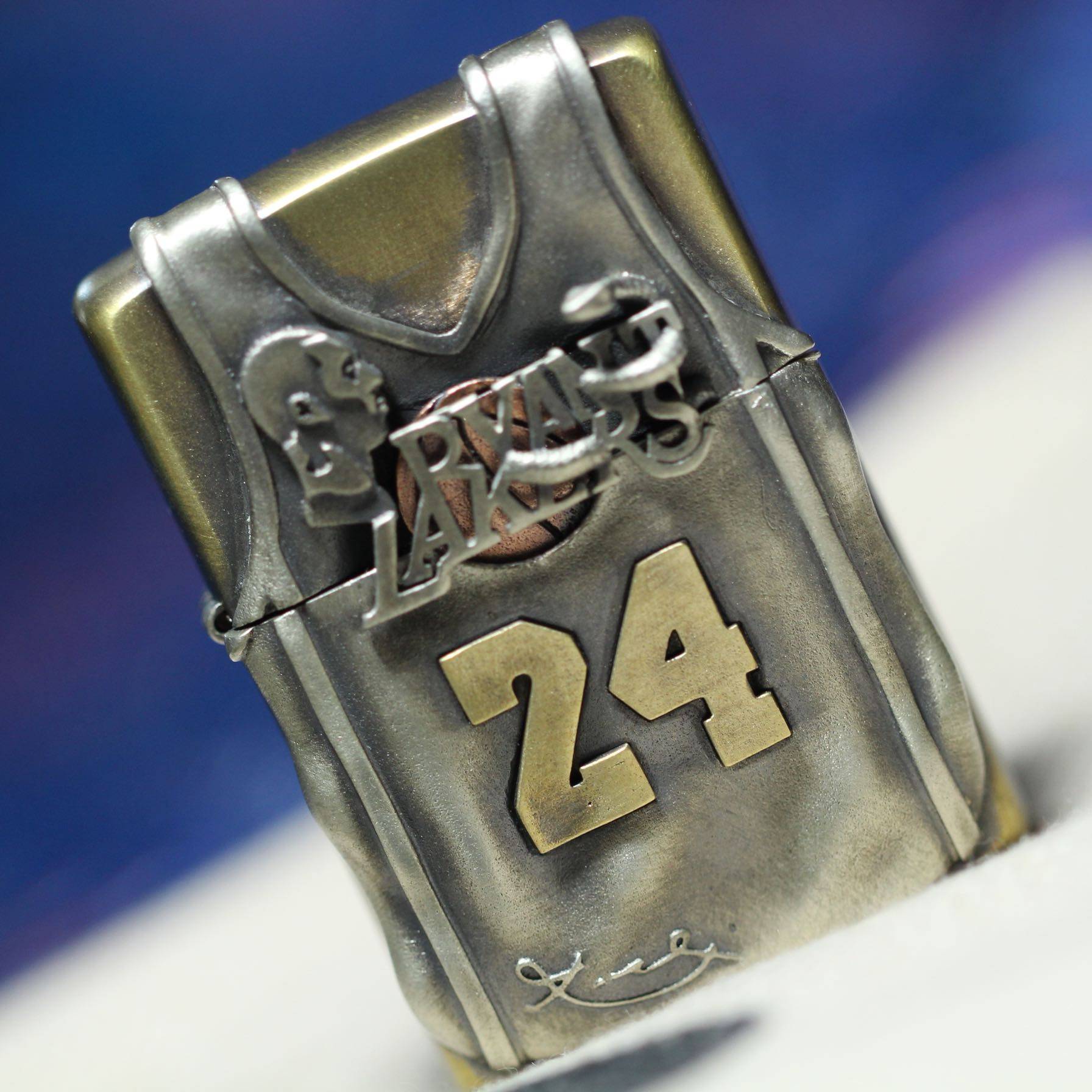 美国原装zippo湖人科比战衣纪念24号黑曼巴nba煤油打火机