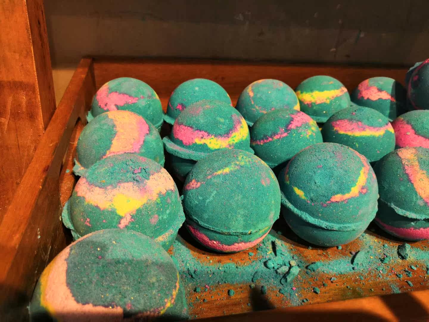 lush 璀璨星空气泡弹 浩瀚星空气泡蛋 新西兰直邮 四件包邮 底