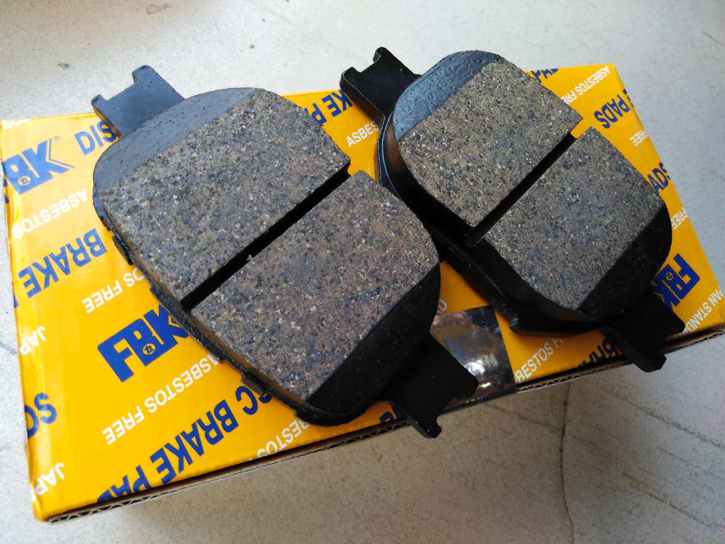 刹车片威迈原装进口fbk适用于各种车系陶瓷汽车制动器总成