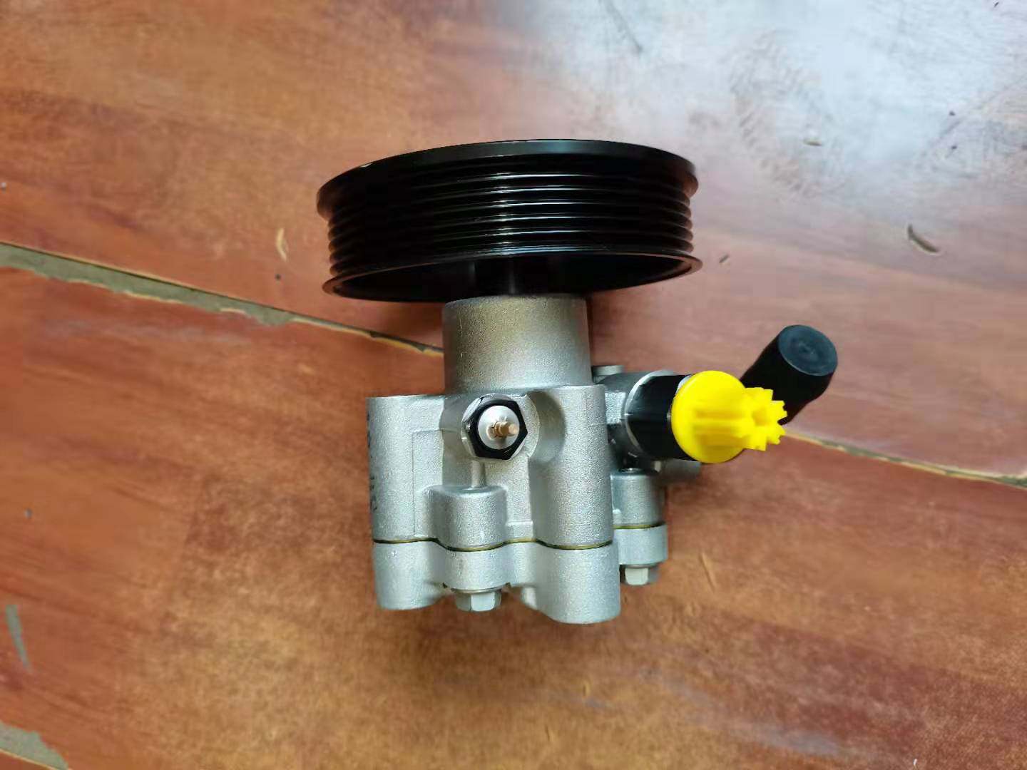 吉利金刚自由舰远景汽车液压转向方向助力方向助力泵