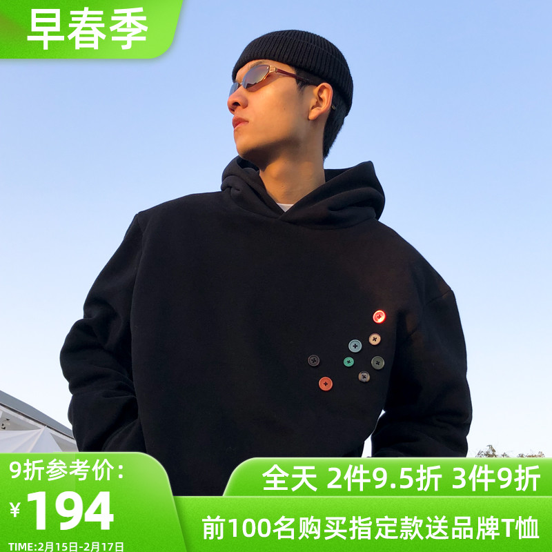 ThrillsCrew21SS纽扣装饰连帽卫衣宽松套头加绒长袖情侣款袋鼠兜