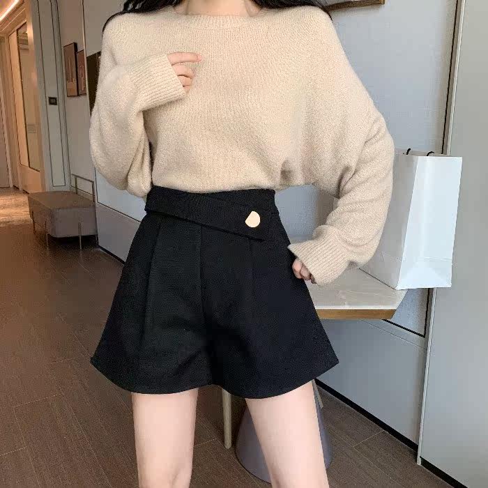 毛呢短裤女秋冬季外穿2020新款黑色高腰宽松百搭a字配靴子的靴裤