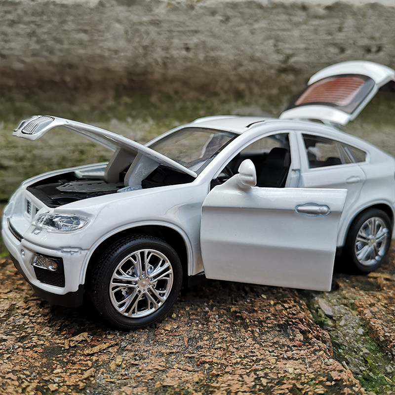 声光合金玩具车模型儿童汽车摆件音效小轿车男孩惯性