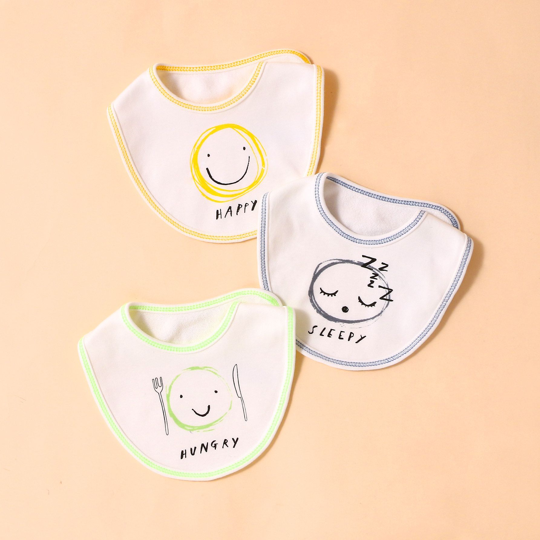 宝宝饭兜口水生儿奶初防溢卡通印花装食三件口水巾