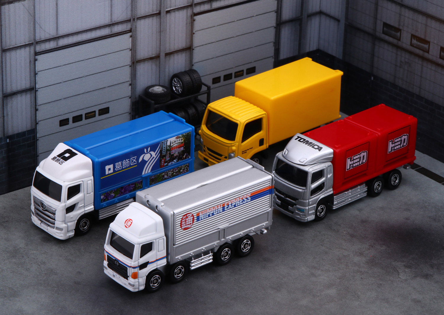 tomy多美卡48日野77号集装箱拖房厢式dhl运输货车合金车