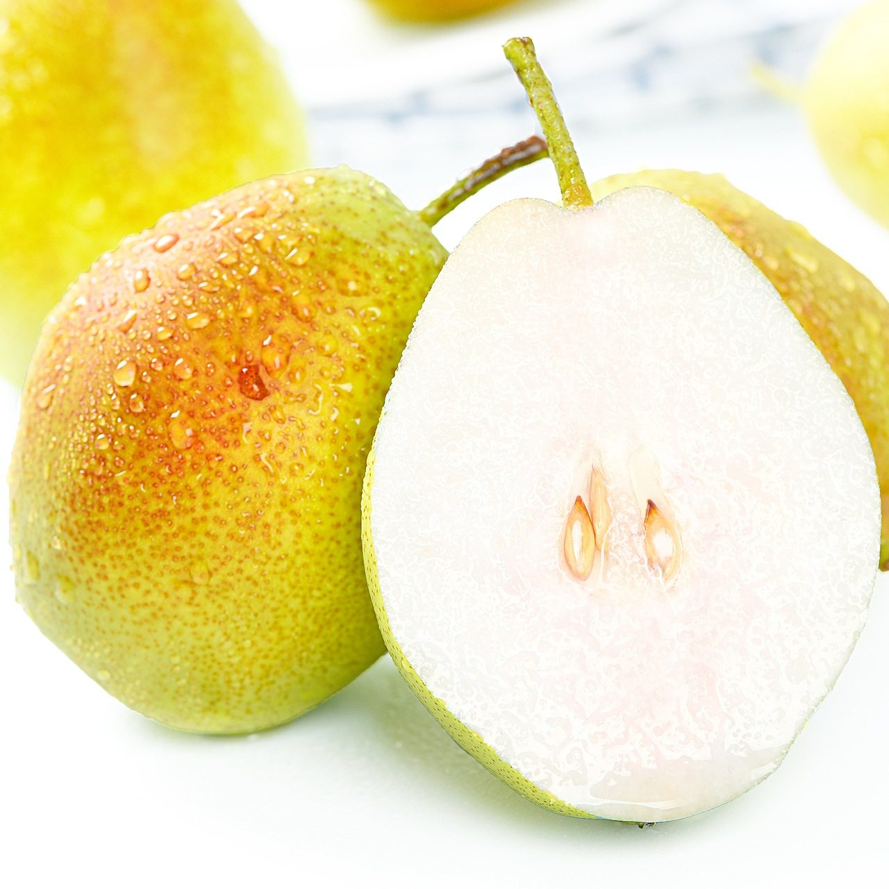 酥梨陕西红香10斤新鲜现摘早香梨子红啤翠冠梨