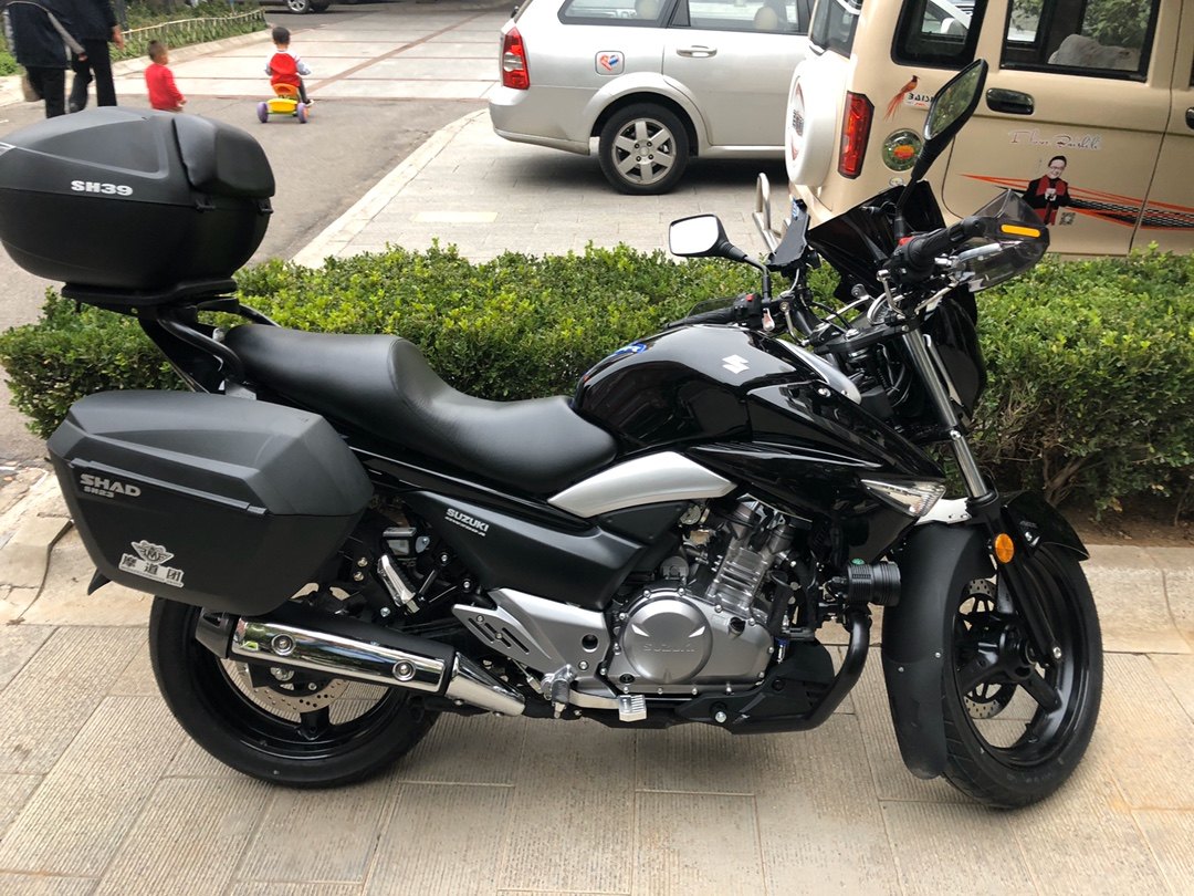 适用于铃木骊驰豪爵gw250改装坐垫摩托车加高降低摩托车坐垫