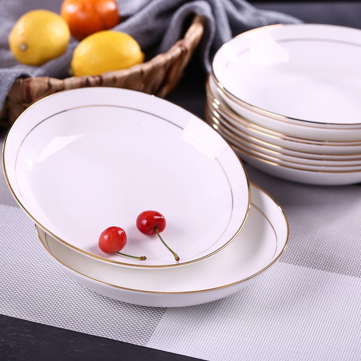 景德镇圆形骨瓷金边陶瓷汤盘菜碟深盘家用盘子盘