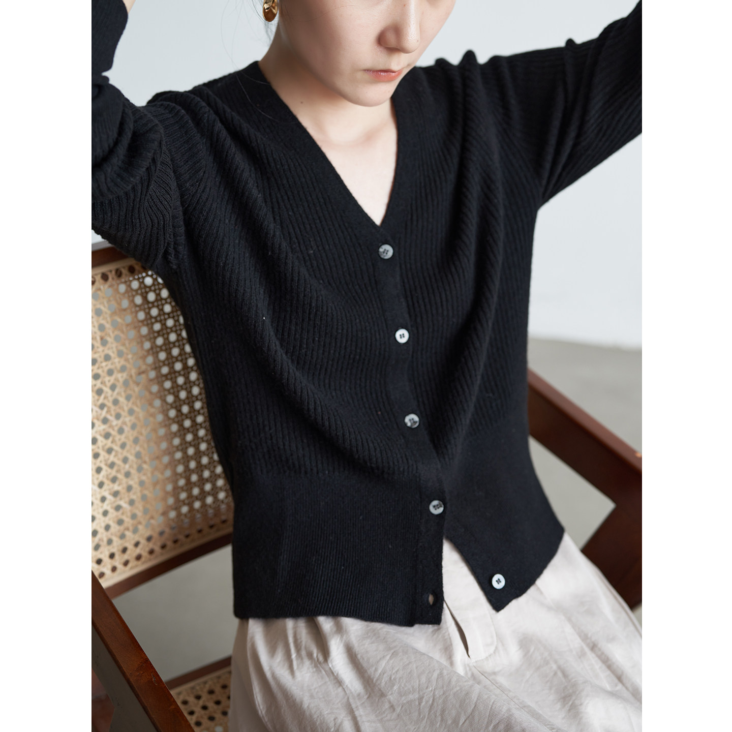 ssstudio羊毛针织衫开衫法式时髦时髦经经典黑色毛针织衫