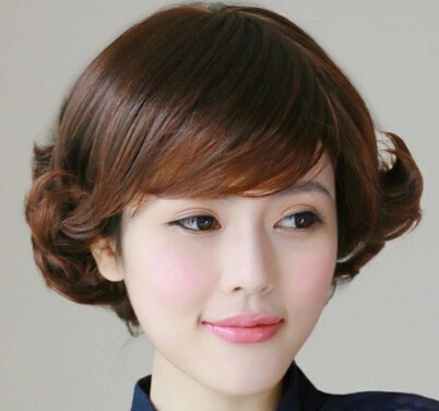 短发老年人外翻翘短卷发