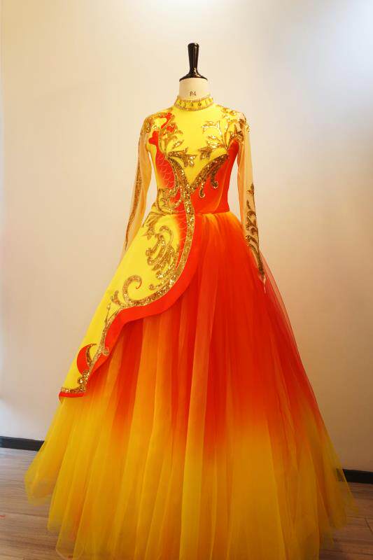 春季晚同款灯火中国开场大摆裙红金色伴舞合唱民族服装