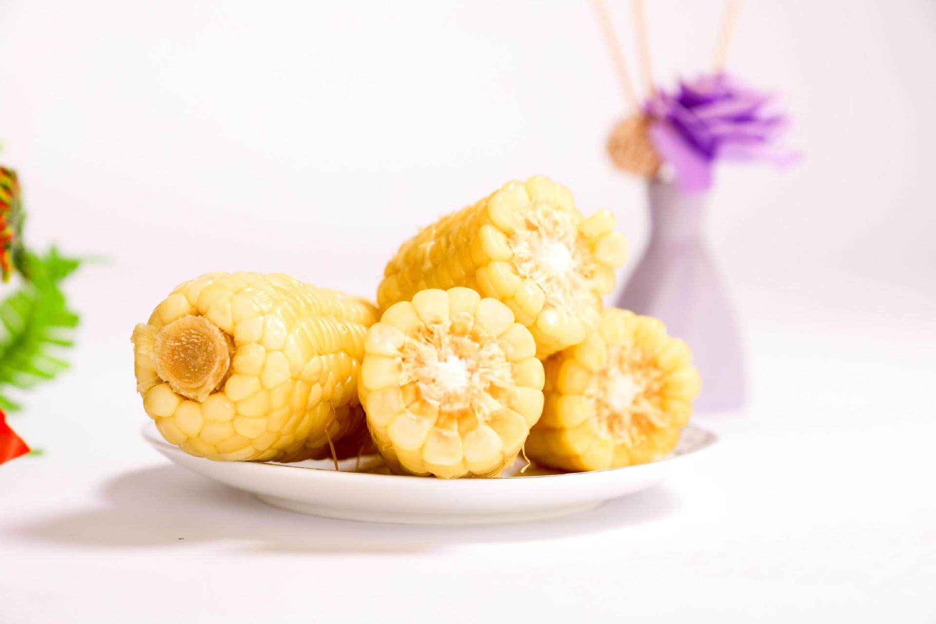 顺丰包邮白珍珠玉米穗软香甜年香玉新新品头茬新鲜玉米